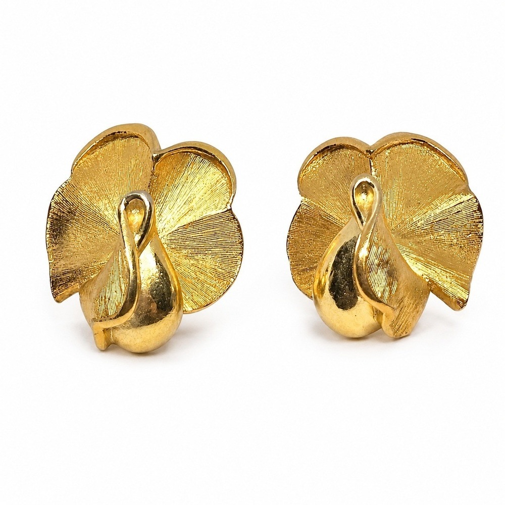 Vintage Gold Tone Crown Trifari Plansy Flower Brushed Clip On Earrings